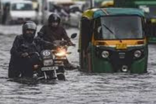 Record Heat Hits Northern and Central India, Heavy Rains in Northeast Claim 35 Lives.